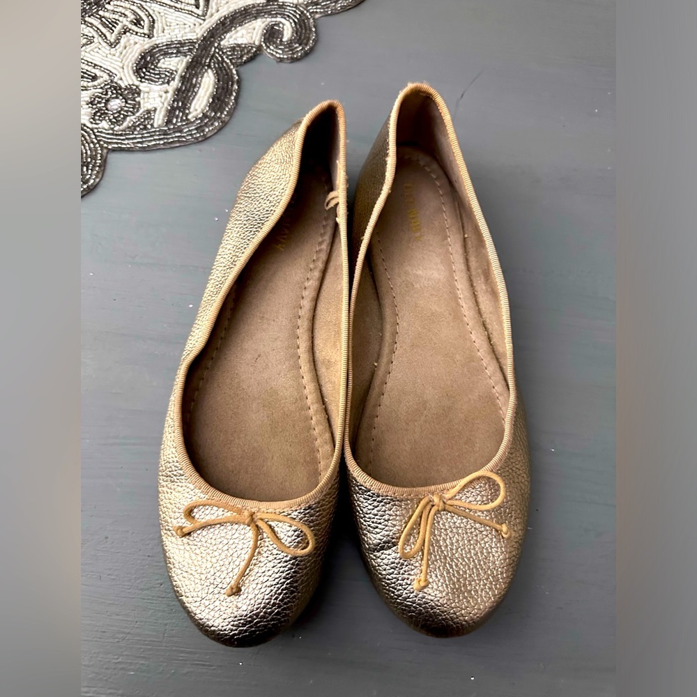 Old navy gold ballet flats size 7